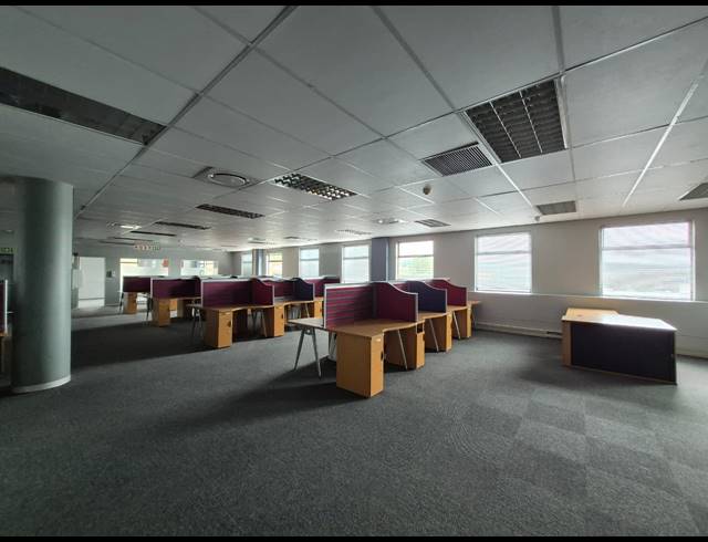 860M² OFFICE TO LET IN SUNNINGHILL